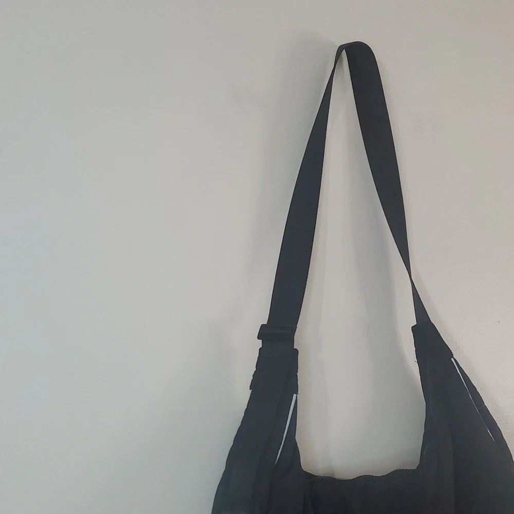Wilo Active Crescent Bag Black White Travel Gym & Train - Picture 3 of 12